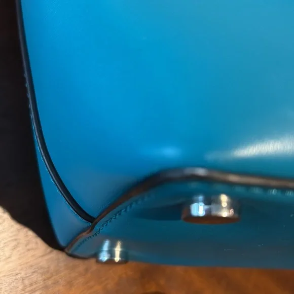 Michael Kors  bucket bag  shoulder or Crossbody bag  leather  aqua  leather
Inte - Picture 16 of 17